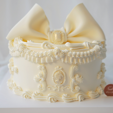 Bestseller Designer Cake