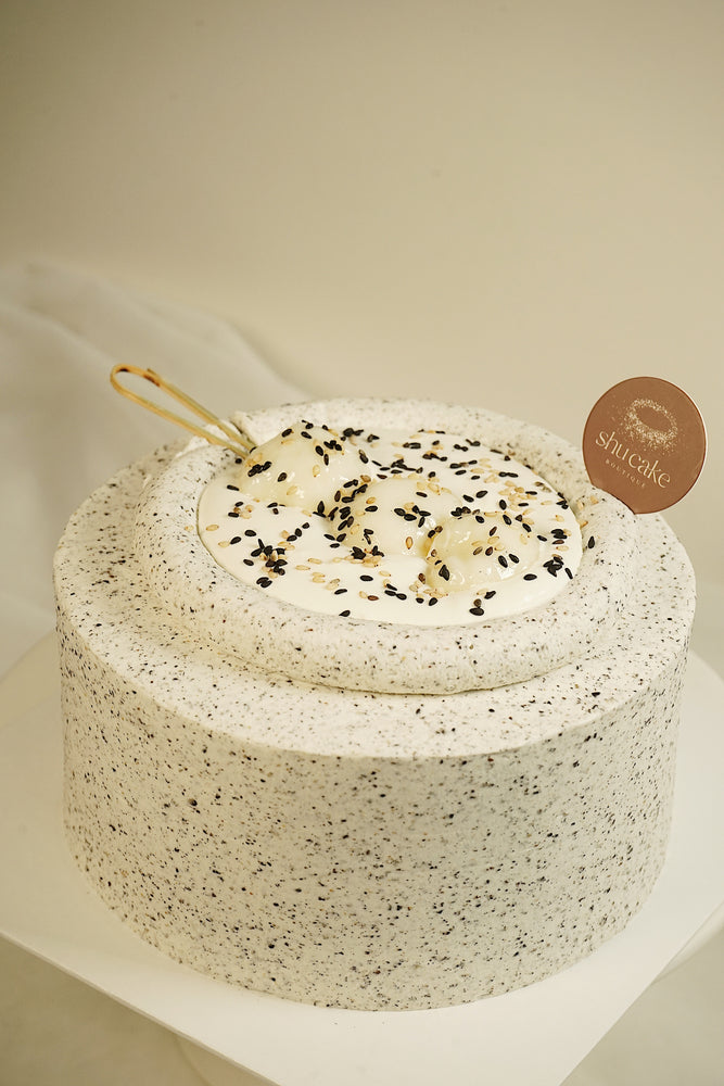 
                  
                    Lantern Festival Sesame Cake
                  
                