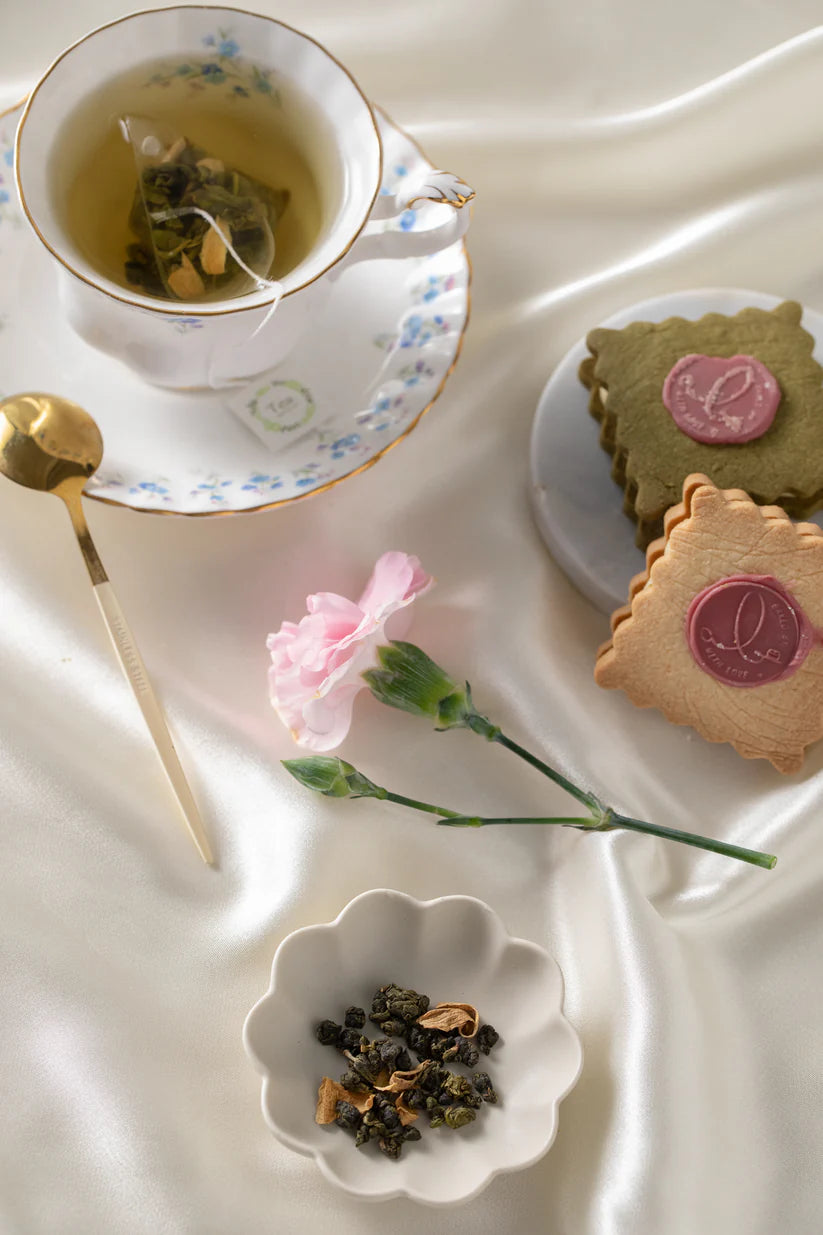 
                  
                    Pomelo Blossom Oolong Tea
                  
                